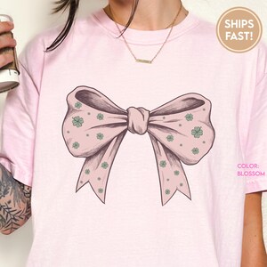 Coquette St Patricks Day Shamrock Bow shirt, Womens Shamrock shirt, Cute Lucky Day Shirt, St Patricks Gift, Patricks Day Outfit D179