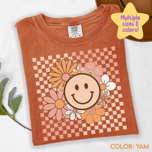 Smiley Face Shirt, Flower Shirt, Retro Smile Face, Trendy Vintage Graphic Tee, Checkered Comfort Colors T-shirt, Plus Size Happy Face TD50