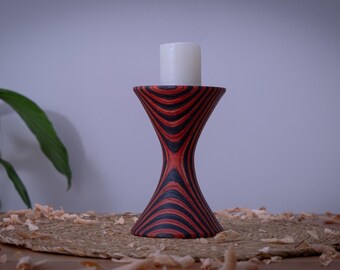 Handgemachter hölzerner Kerzenhalter, einzigartiges dekoratives Herzstück