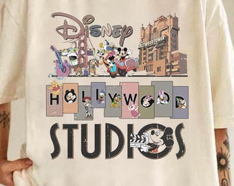 Maglietta Disney Hollywood Studios, maglietta retrò Topolino e amici per il viaggio in famiglia del 2026, design vintage Torre del Terrore Toy Story Comfort Colors PNG