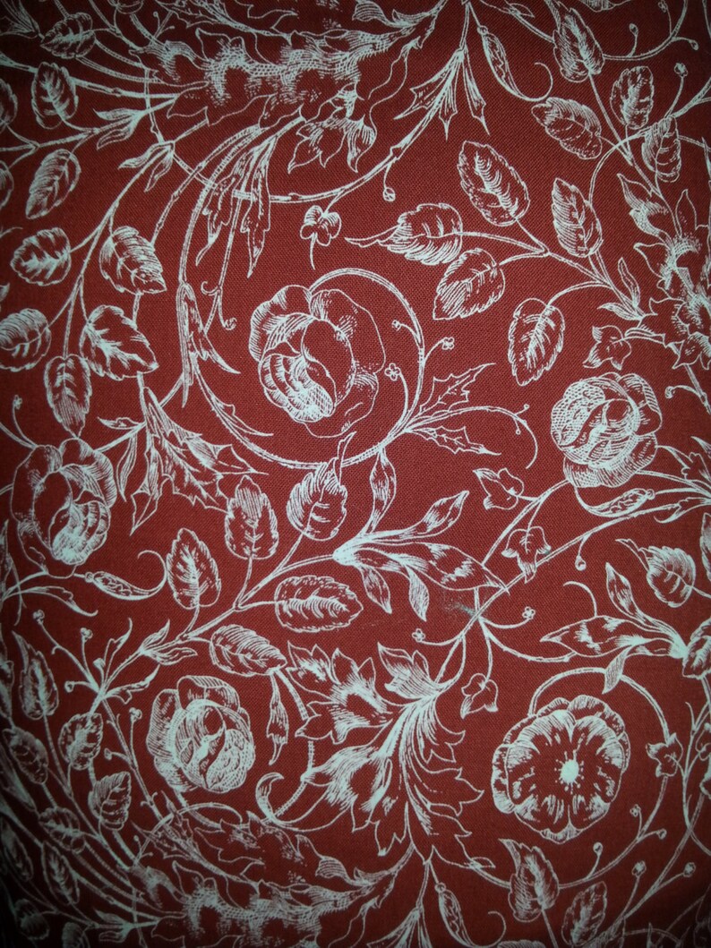 AUS Size 8EU 36US 4 Mini Skirt Red and White Roses and Poppies Print