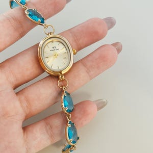 Women’s Gold Bracelet Watch, Elegant Jewelry Timepiece,Vintage Inspired Gift for Her,Dainty Women’s Gold Watch, Minimalist Wrist Watches,