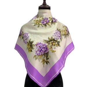 Vintage Blumen Seidenschal Klassische Schals Halsbekleidung Blumen-Schal-Verpackung Seide Quadratischer Schal Halstuch Blumen-Foulard-Verpackungs-Schal Vintage Babuschka