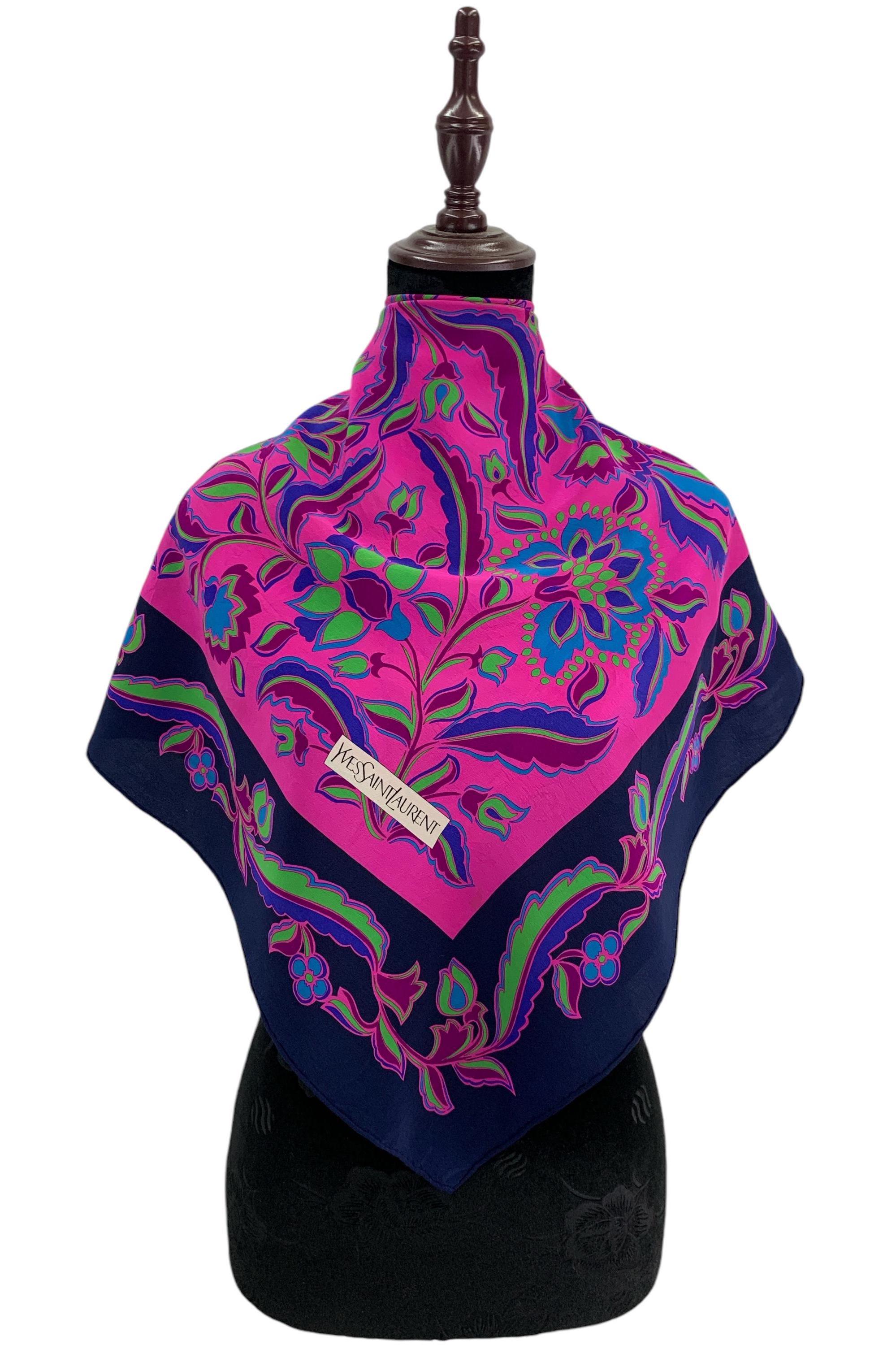 Foulard Vintage Grand Format 86 X 81 Cm – Monogrammé YSL, Couleur Beige/marron, Occasion