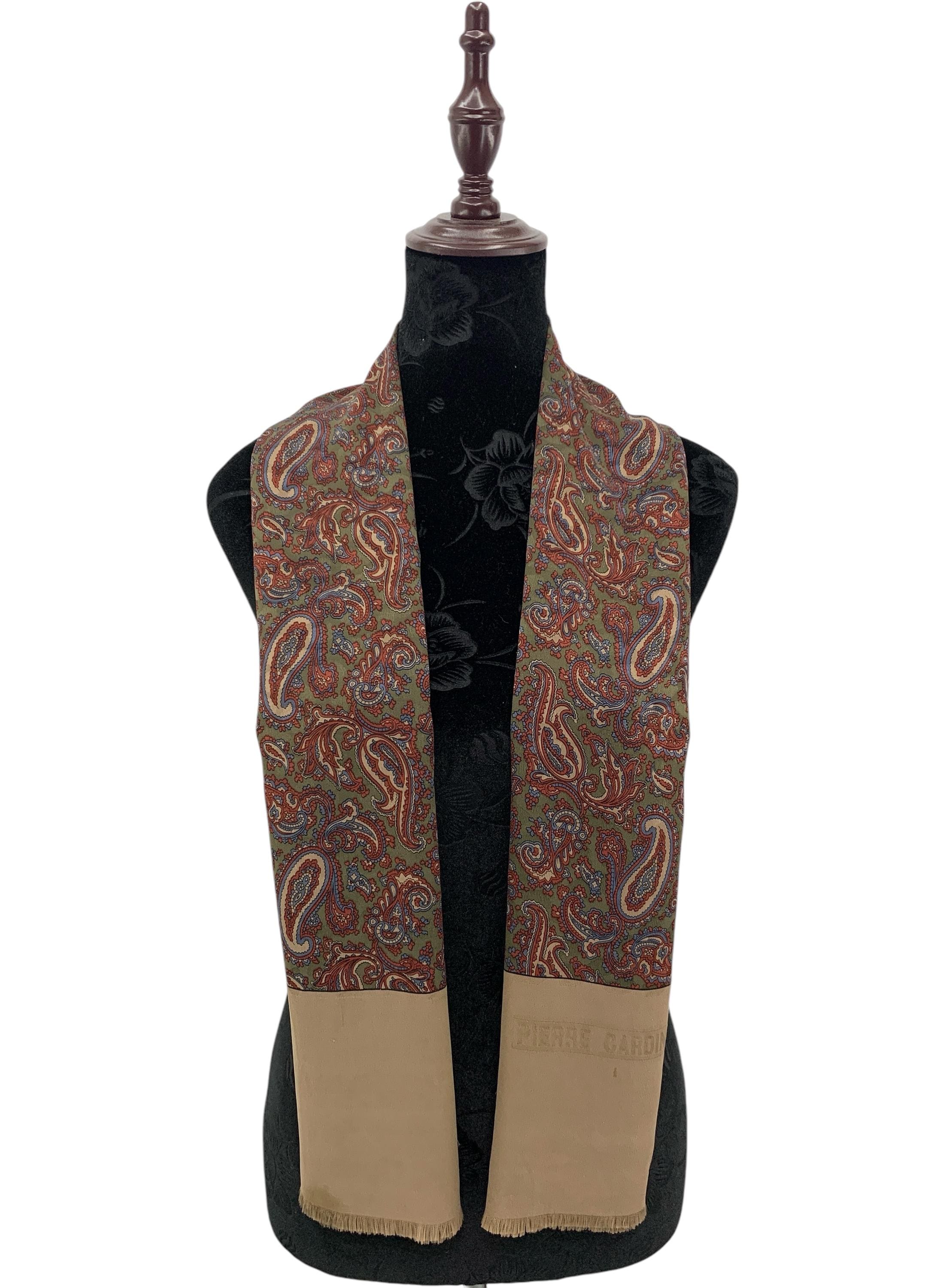 Foulard/carré En Soie PIERRE CARDIN - Roulotté Main - 78 Cm, 35g - Très Bon état