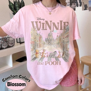 Camiseta Comfort Colors de Winnie the Pooh y sus amigos, camiseta retro de Disney de Pooh, camiseta del oso Pooh, camiseta para el viaje familiar a Disney 2026, camiseta para el viaje a Disney imagen 3