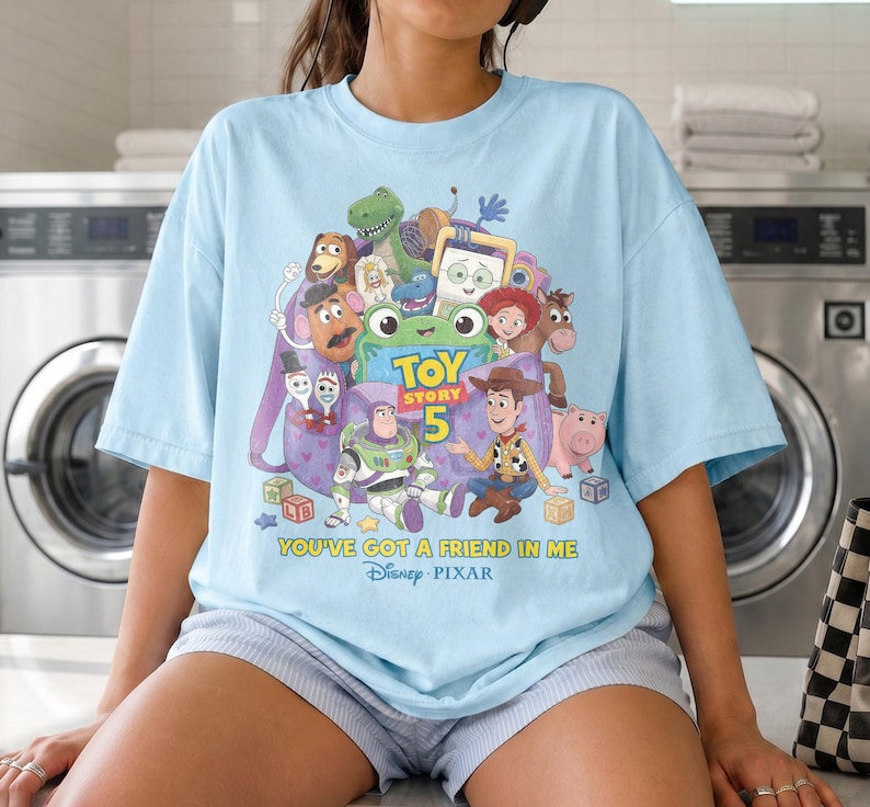 Retro LilyPad Toy Story 5 Shirt, Disney Pixar Family Vacation Tee, Woody and Buzz Lightyear Shirt, Disney Matching Family Trip Shirts bild 1
