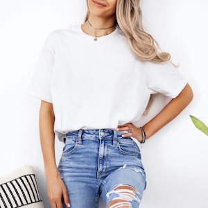 gildan softstyle 64000 blank tee, soft cotton short sleeve shirt for custom print, sublimation or embroidery, unisex fit crewneck t-shirt for print-on-demand, bulk shirt option for small businesses or brand merch, tear away label, garment ready for personal or resale use