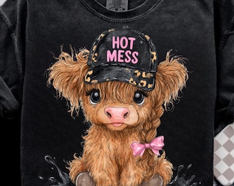 Hot Mess Highland Cow Png, Zabawny projekt koszulki z krową, Highland Cow Coffee Png, Western Cowgirl Png, Sassy Cow Png, Miłośnik krów Png, Modne zwierzę