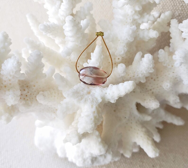 OOAK Stunning AAA bicolor Gray Red schiller Oregon Sunstone faceted oval nugget bead 10mm x 6.5mm