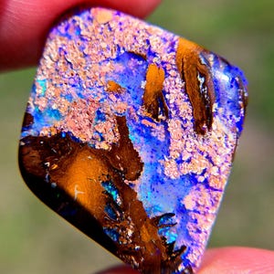 17,70 ct Premiumpolerad Transparent Pipa Kristall Australisk Stenblock Opal slät OBORRAD cabochon 27 mm x 22 mm x 5 mm