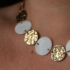 “Luna” large chain and mother-of-pearl necklace