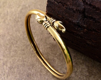 Bracciale in ottone con testa di cobra, bracciale a serpente per uomo, polsino regolabile a forma di serpente, gioiello in ottone fatto a mano, regalo simbolico, braccialetto tribale a forma di serpente