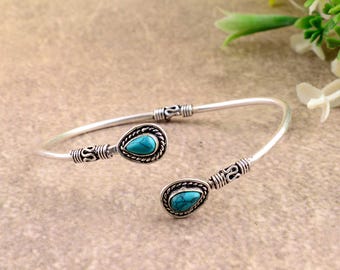Turkos manschettarmband i silver | Boho ädelstensarmband | Justerbara tribalsmycken | Handgjort etniskt armband | Present till henne