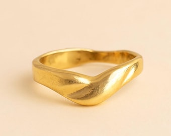 Organic Gold Band Ring – Minimalist Sculptural Ring – Modern Irregular Gold Band – Handmade Statement Ring Gift for Her