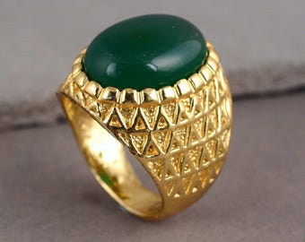 Vintage Green Chrysoprase Ring, Art Deco Men's Ring, Golden Statement Ring, Retro Gemstone Ring, Gift for Him
