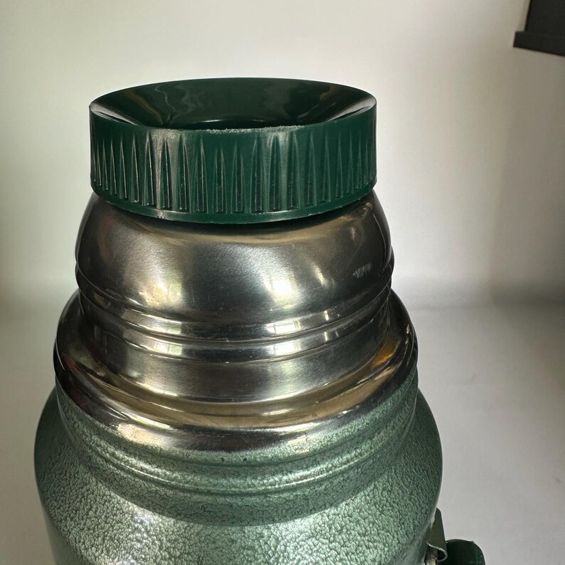 Vintage Aladdin Stanley 1 Quart Vacuum Bottle Thermos A-944DH Hammertone Green image 6