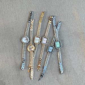 Elegant Gold Pearl Bracelet Watches for Women, Vintage Style Ladies Wristwatch, Rectangle Round Dial Quartz Watch, Classic Retro Pearl Watch