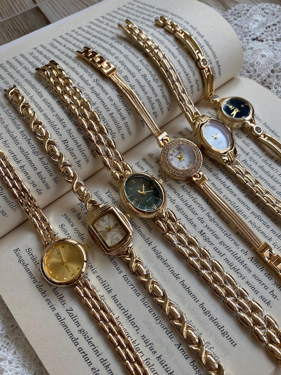 Gold Tone Ladies Watch, Dainty Vintage Women display picture 1