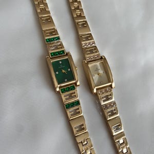 Elegant damklocka med grön urtavla, rektangulärt kvartsur med kristalldetaljer, modernt guldfärgat armbandsur för kvinnor – present till henne