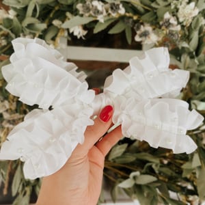 Weiße Cottge Perle Schleife | Kleinkind Mädchen Haarschleife | Haarschleife | Girly Haarschmuck | Mädchen Haarschleife | Bogen | Personalisierte Haarschleife |