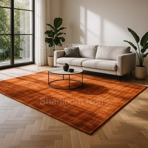 Alfombra de seda color naranja quemado - Moderna alfombra minimalista de color liso con mechones hechos a mano