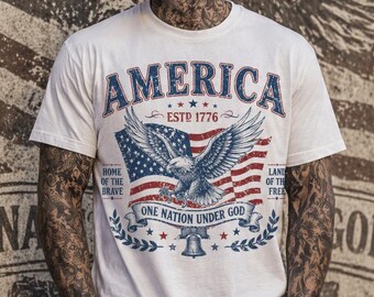Camiseta vintage estadounidense con águila patriótica, camiseta del Día de la Independencia de EE. UU., camiseta gráfica del 4 de julio, camiseta "Una nación bajo Dios" estilo retro estadounidense.