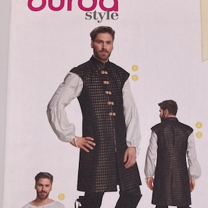 Op de afbeelding: Een Burda Style naaipatroon-envelop voor een outfit in Renaissance-stijl. De verpakking toont een lang vest, een losvallend overhemd met lange mouwen en een broek met vetersluiting aan de zijkant. Inclusief maatinformatie voor EUR 48-58 en US 38-48.
