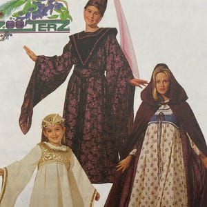 Medieval Gown & Cloak Vintage (FF) Sewing Pattern – McCall’s 8937, Misses Size Medium (34-36) Complete and Uncut