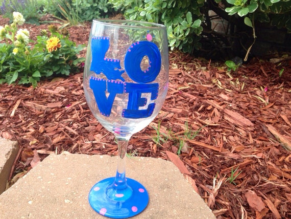 Louisiana State Love Painted Wineglass