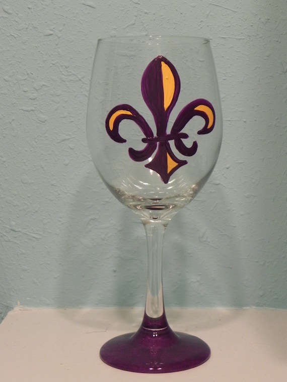 Fleur De Lis Wine Glass