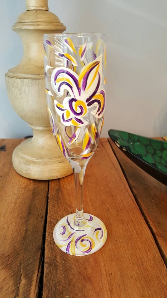 LSU champagne glass Fleur de Lis swirl fleur de leis champagne glass