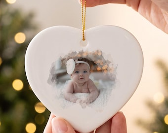 Adorno navideño personalizado con foto de bebé, recuerdo navideño de cerámica a medida, regalo de la primera Navidad del bebé para los padres (2026).