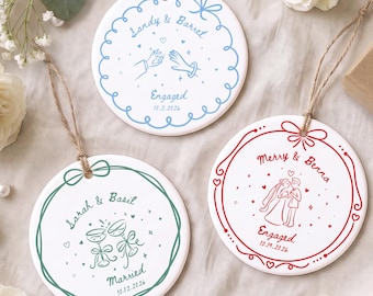 Decorazione natalizia personalizzata per fidanzamento, regalo per la coppia di fidanzati, ricordo di fidanzamento in ceramica, regali di nozze, decorazione natalizia per fidanzati