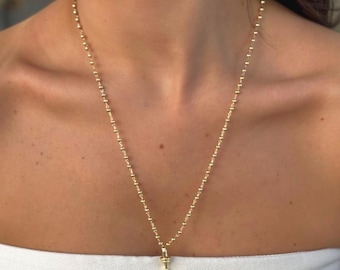 Emerald Green Crystal Gold Pendant Necklace: Vintage Style Statement Jewelry