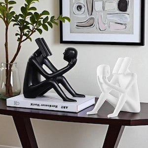 Abstract Book Reader Sculpture – Resin Figurine for Desk, Shelf, or Room Aesthetic – Creative Reading Statue for Home or Office Decor