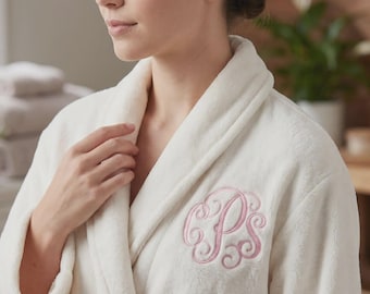 Custom Plush Spa Robe for Women - Embroidered Monogrammed Bathrobe - Bridal Party Fleece Robe - Gift for Girlfriend - Luxury Spa Gift