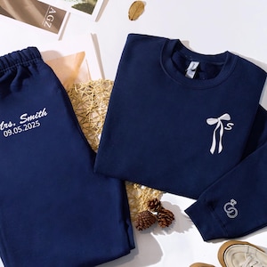 Besticktes Mrs. Sweatshirt & Jogginghose: Brautparty-Set, Brautjungfer-Vorschlag, Brautpullover