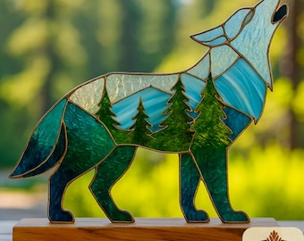Wolf Stained Glass Pattern: DIY Home Decor (PDF Pattern), Wall art, Suncatcher