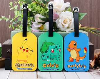 Pokemon Gepäckanhänger personalisiert, Benutzerdefinierte Leder Kofferanhänger für Männer Frauen, Pokémon Geschenk, Geburtstagsgeschenk, lustiger Rucksackanhänger, Reisegeschenke