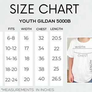 Pu&ograve; includere: Tabella delle taglie per t-shirt Youth Gildan 5000B. La tabella include le taglie XS-XL, con misure in pollici. Le misure di larghezza variano da 40,6 cm a 50,8 cm. Petto da 81,3 cm a 101,6 cm.