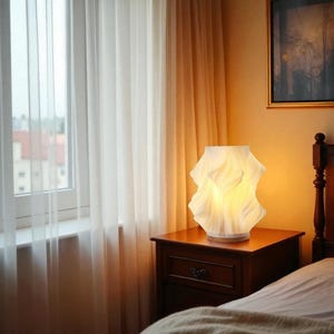 3D Printed Fractal Wave Table Lamp: Modern Organic Night Light