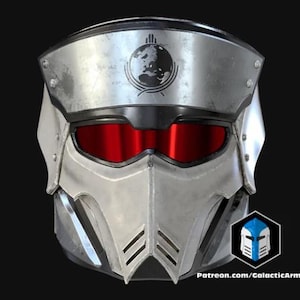 Op de afbeelding: Een zilverkleurige helm met een metallic afwerking, voorzien van een opvallend rood vizier en een zwarte voorhoofdplaat. De voorhoofdplaat toont een cirkelvormig embleem van een wereldbol. Het onderste gedeelte bevat ventilatiesleuven en de tekst patreon.com/galacticarmory.