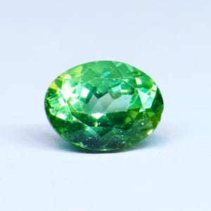 Amazing !!! 100 % Natural Apatite Faceted Gemstone Beautiful Jewellery Making Stone Green Apatite Gemstone Oval Shape 1.65 Carat 8x6 MM GA-7