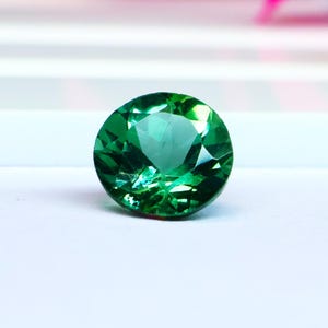 Amazing !!! 100 % Natural Apatite Faceted Gemstone Beautiful Jewellery Making Stone Green Apatite Gemstone Round Shape 1.20 Carat 7x5MM GA-5