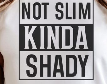 Camiseta sarcástica para mujer – Camiseta no delgada, pero sospechosa – Camiseta gráfica con humor para adultos