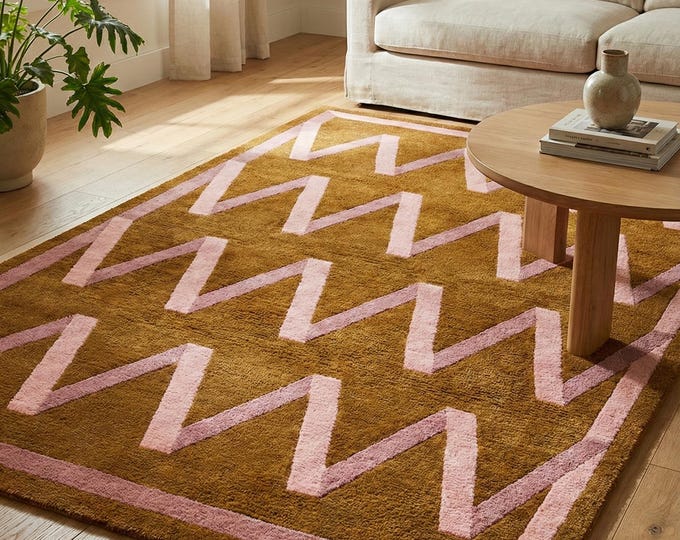 Hand Tufted Geometric Rug – Brown and Pink Zigzag Pattern Carpet – Modern Abstract Handmade Area Rug for Living Room, Bedroom & Home Decor