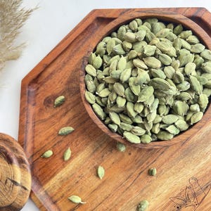 Fresh Whole Green Cardamom –Indian Elaichi Spice for Tea ,Desserts & Aromatic Cooking
