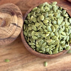 Organic Raw pumpkin – Non-GMO, Pumpkin Seed Kernels, Unsalted , No Shell, Vegan, Kosher, Bulk. Keto Snack
