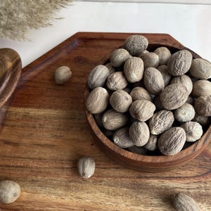 Whole Nutmeg | Premium Jaiphal Spice for Baking, Curries & Ayurveda